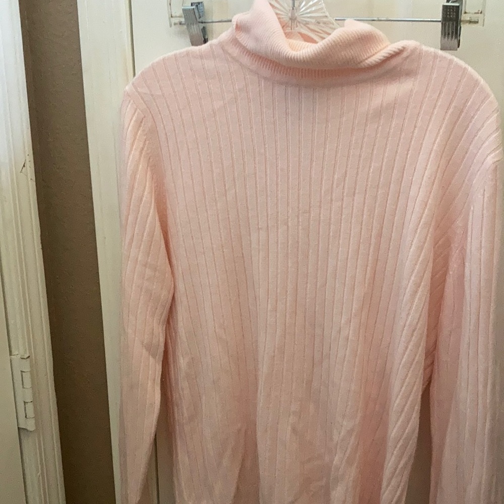 FINAL MARKDOWN Jennifer Moore ribbed knit sweater medium